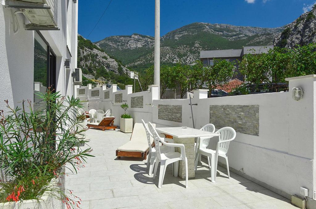 Apartments Jadranski Biser Чань Экстерьер фото