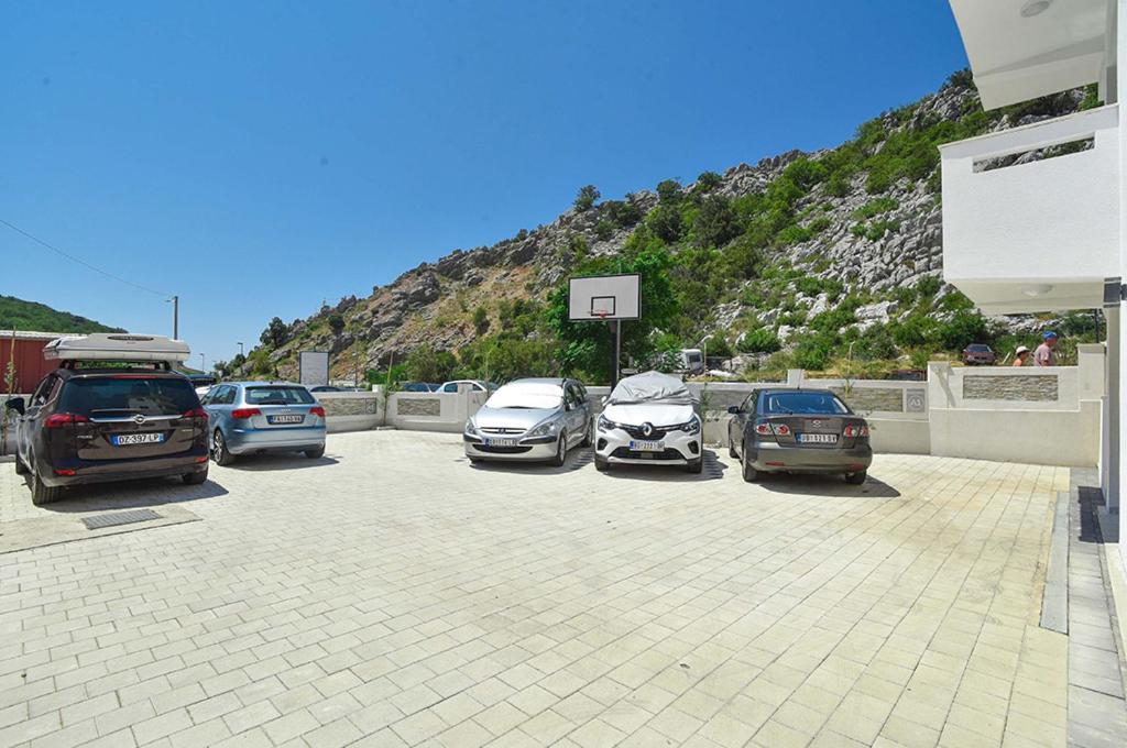 Apartments Jadranski Biser Чань Экстерьер фото