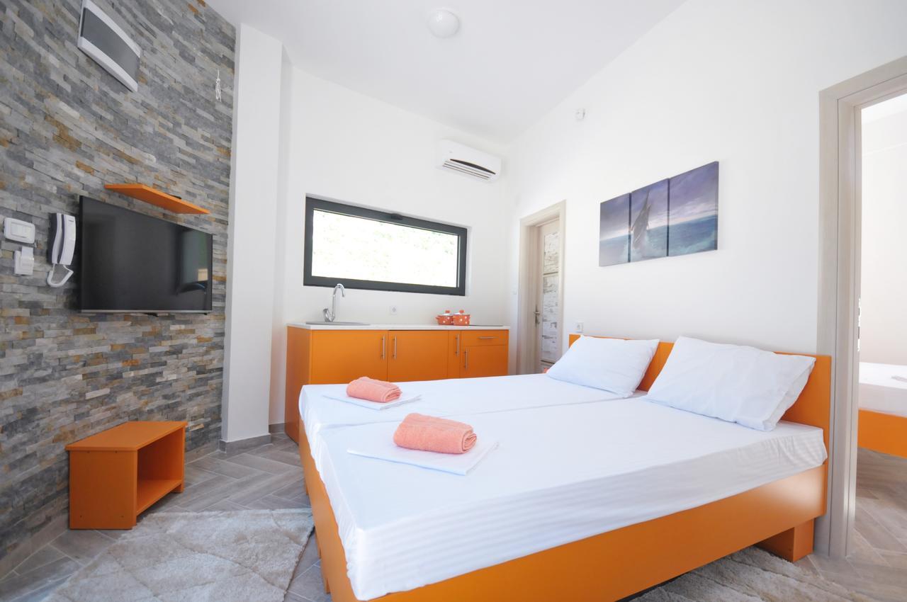 Apartments Jadranski Biser Чань Экстерьер фото