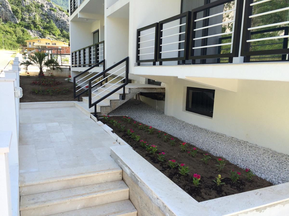 Apartments Jadranski Biser Чань Экстерьер фото