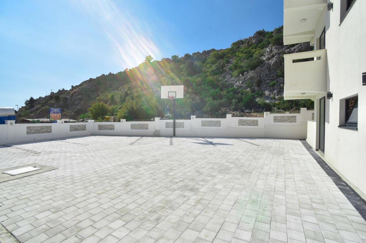 Apartments Jadranski Biser Чань Экстерьер фото